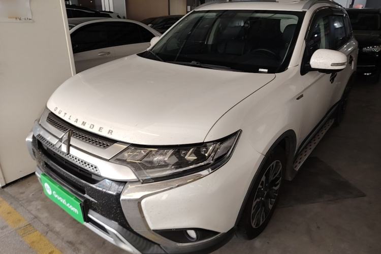 Used Mitsubishi Outlander 2019 2.4L 4x4 Zhi Xiang Edition 7 Seats China VI Standard