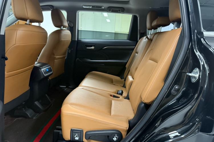 Used Toyota Highlander 2018 2.0T Four-Wheel Drive Knight Edition 7 Seats China VI Standard