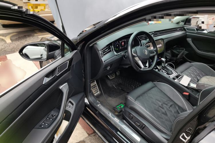 Used Volkswagen Magotan GTE Plug-in Hybrid 2022 GTE Luxury Model Driver Seat