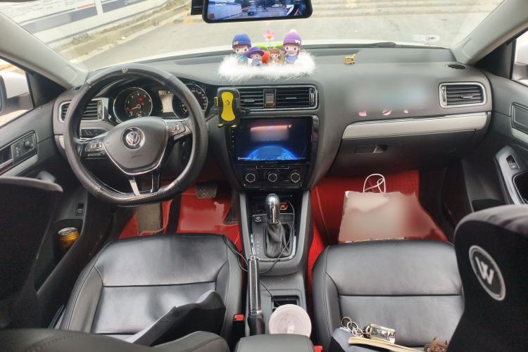 Used Volkswagen Sagitar 2017 230TSI Automatic Comfort Version
