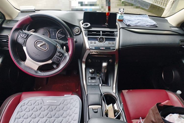 Used Lexus NX 2017 300 Front-Wheel-Drive Limited Edition Center Console