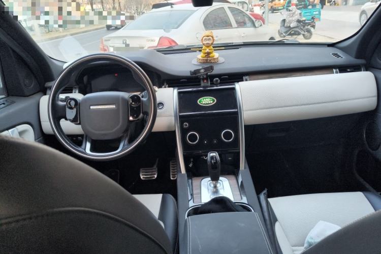 Used Land Rover Discovery Sport 2020 249 PS R-Dynamic Performance Edition Interior 2