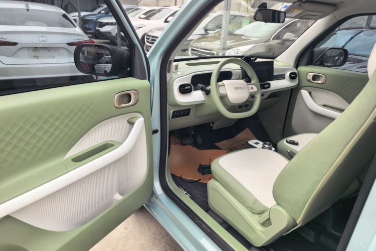 Used Geely Galaxy Panda 2025 210 km – Yuanqi Bear Driver Seat