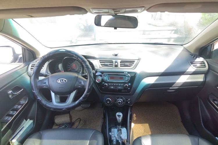 Used Kia K2 2011 Sedan 1.6L Automatic Transmission Premium Center Console