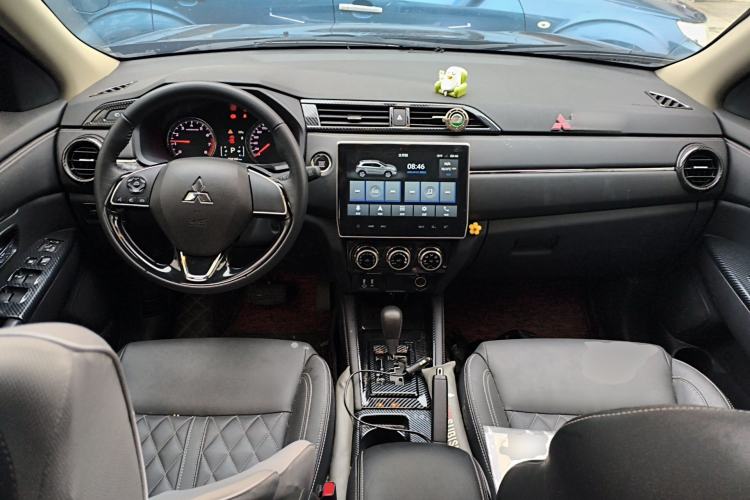 Used Mitsubishi ASX 2020 2.0L CVT Smart Edition Center Console