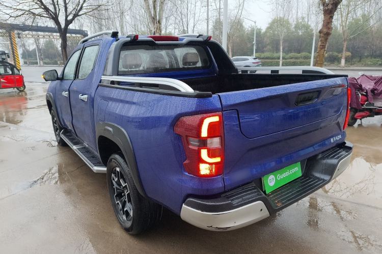 Used Changan Hunter 2024 Knight Edition Flagship Model Dual-Motor All-Wheel Drive Standard Box