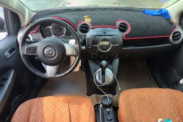 Used Mazda 2 2011 Xuan Dong 1.5L Automatic Luxury Edition