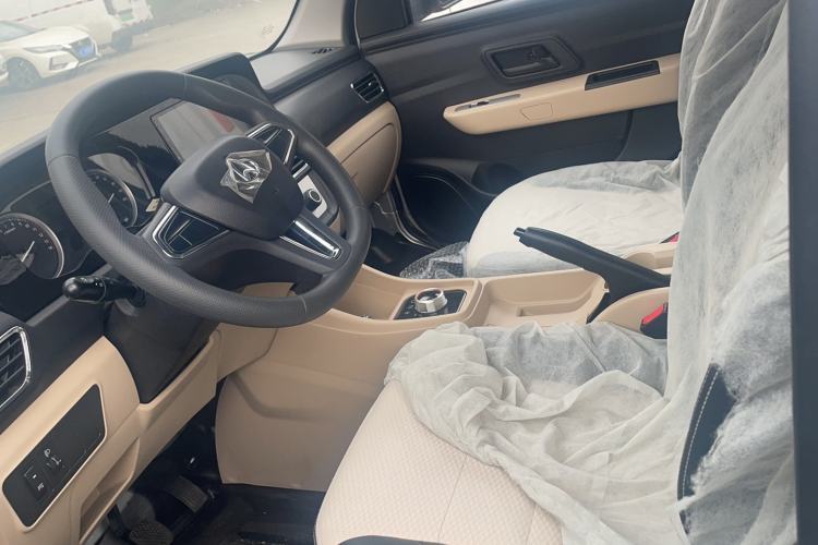 Used CHANGAN KUAYUE Wang X3 EV 2025 Model Luxury Single-Row Cage Transport Truck Interior 2