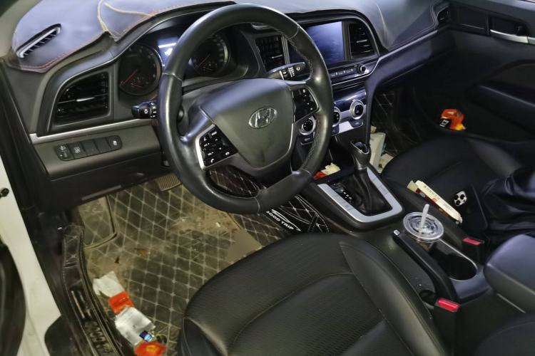 Used Hyundai Elantra (6th Generation / Lingdong) 2019 1.5L CVT ZhiXuan – Elite Version Center Console