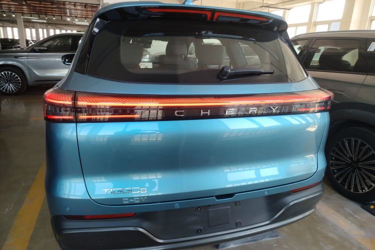 Used Chery Tiggo 8 PLUS C-DM 2025 1.5T 116 km Prestige Version 5 Seats