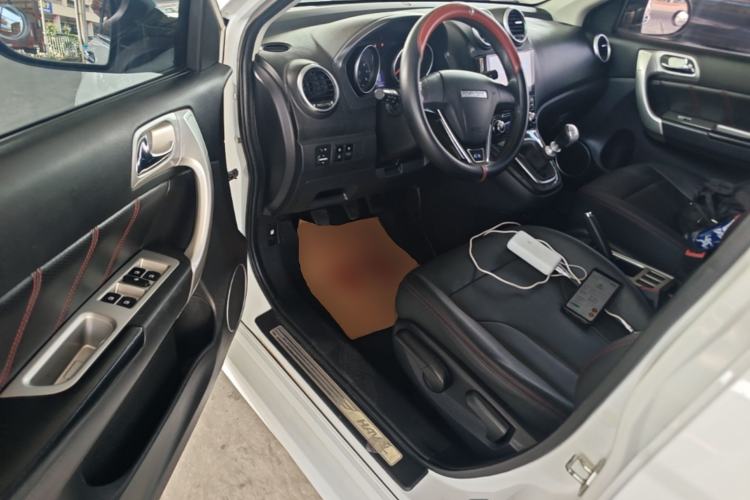 Used Haval H6 2016 Upgraded Model 1.5T Manual Two-Wheel Drive Value Edition Driver Seat