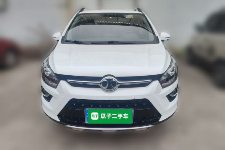 Used BAIC Senova X25 2015 1.5L manual Comfort trim level