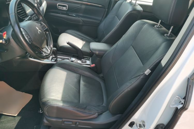 Used Mitsubishi Outlander 2018 2.0L Two-Wheel Drive Glory Edition 5 Seats