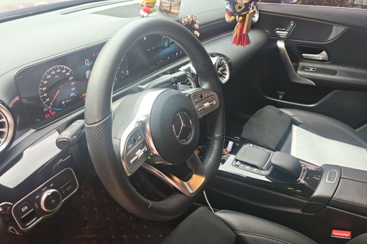 Used Mercedes-Benz A-Class 2022 Revised Version A 200 L Sport Sedan Fashionable Style Steering Wheel