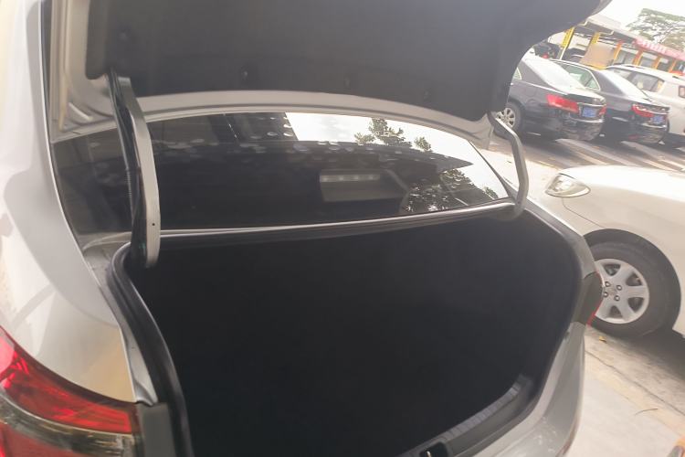 Used Toyota Corolla 2017 Revised Version 1.6L S-CVT GL Trunk