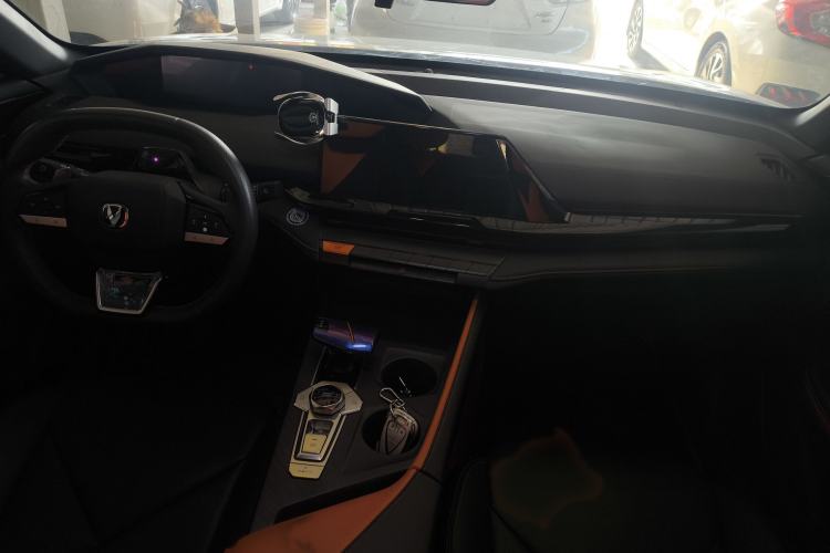 Used Changan UNI-V 2022 1.5T Prestige Version
