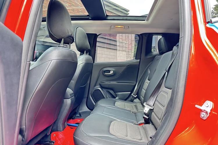 Used Jeep Renegade 2019 220T Automatic Leading Edition