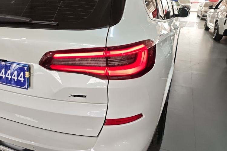 Used BMW X5 2021 xDrive30i M Sport Package Exterior 3