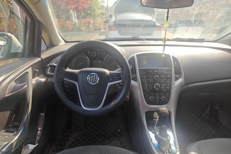 Used Buick GT 2013 XT 1.6L Automatic Fashion Edition Steering Wheel