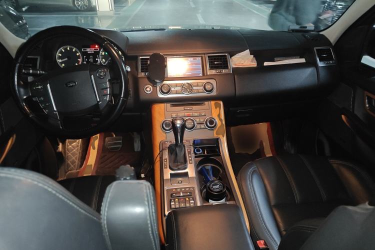 Used Land Rover Range Sport 2012 5.0 NA V8 HSE Center Console