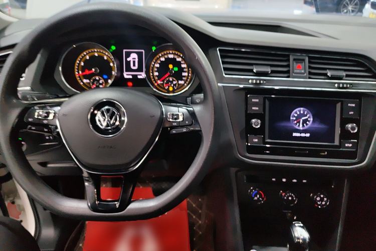 Used Volkswagen Tiguan L 2020 330TSI Automatic Two-Wheel Drive Luxury Edition China VI Standard
