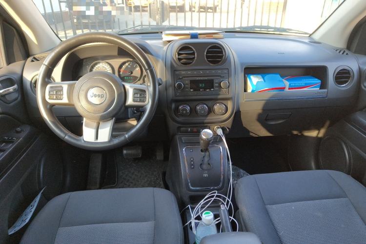 Used Jeep Compass 2012 2.4L four-wheel-drive sport version