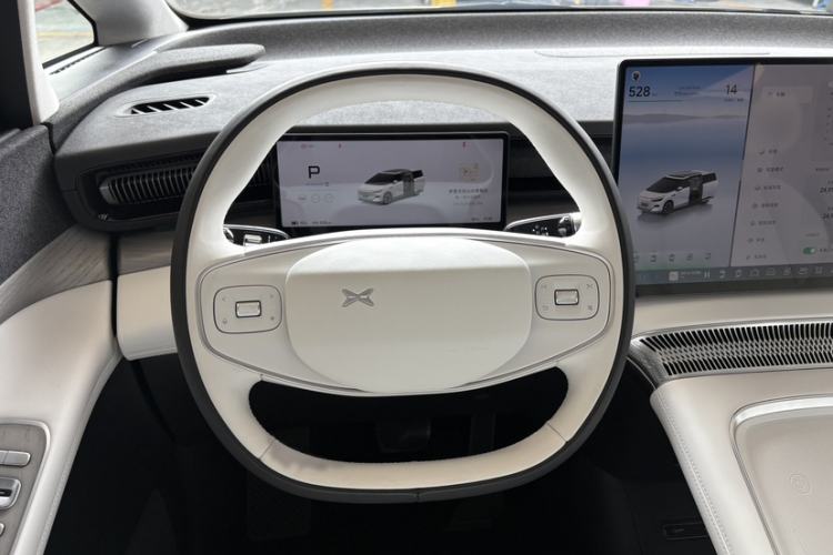 Used XPeng X9 2024 702 Ultra-Long Range Max
