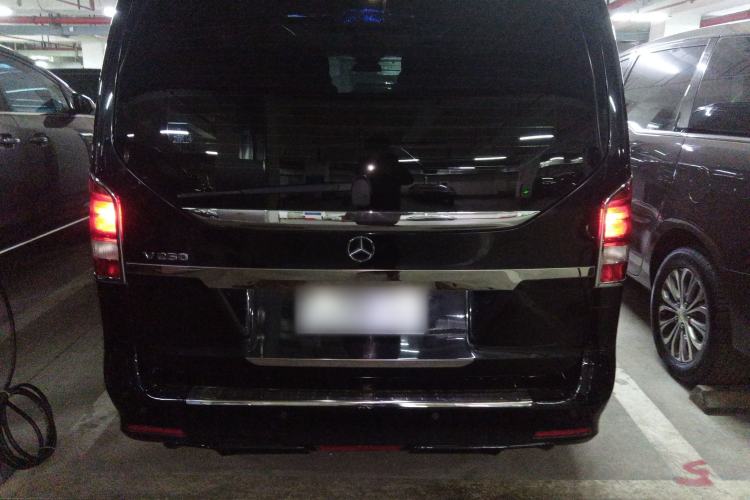 Used Mercedes-Benz V-Class 
