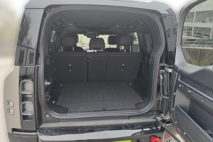 Used Land Rover Defender 2025 110 3.0T P400 X Trunk