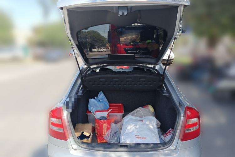 Used Skoda Octavia 2015 Classic Model 1.6L Manual Eado Version
