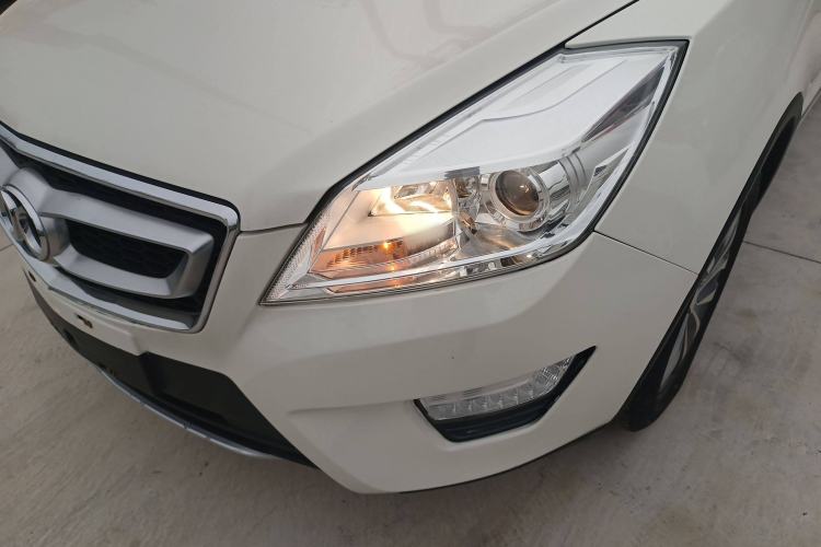 Used BAIC Senova X65 2015 2.0T Automatic Elite Model

