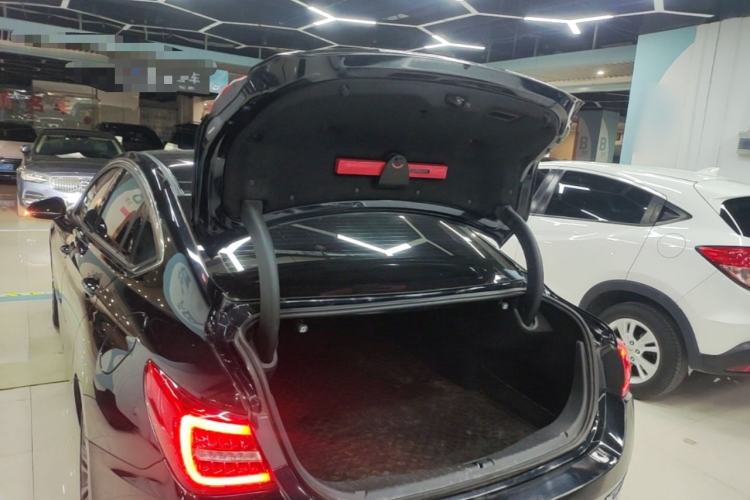 Used Hongqi H5 2020 1.5T DCT Flagship Edition Trunk