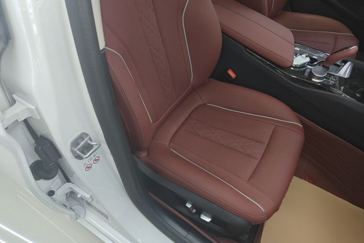 Used BMW 5 Series 2022 Second Facelift 525Li Luxury Package
