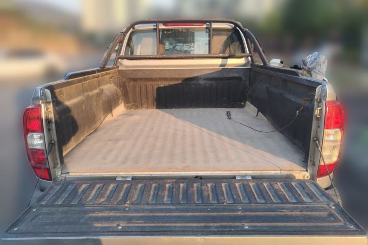 Used Dongfeng Ruichi 6 2021 2.3T Automatic All-Wheel Drive Diesel Luxury Flat-Base Long Cargo Bed M9T Trunk