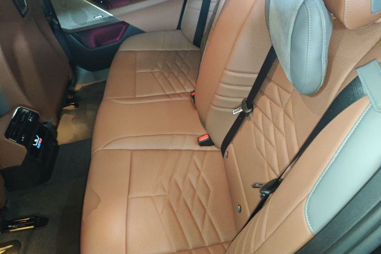 Used BMW i5 2024 eDrive 35L Luxury Model with M Sport Package
