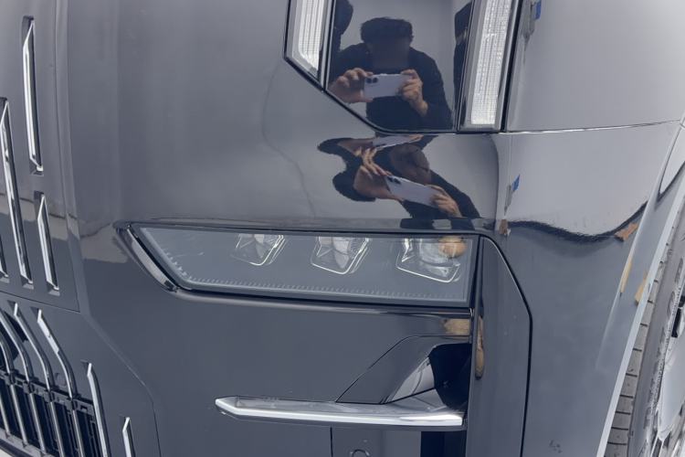 Used Zeekr 009 2024 7-Seater Aisle Version 108 kWh
