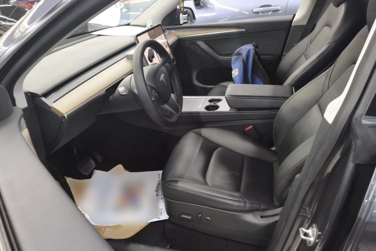 Used Tesla Model Y 2021 Long-Range All-Wheel-Drive Version
