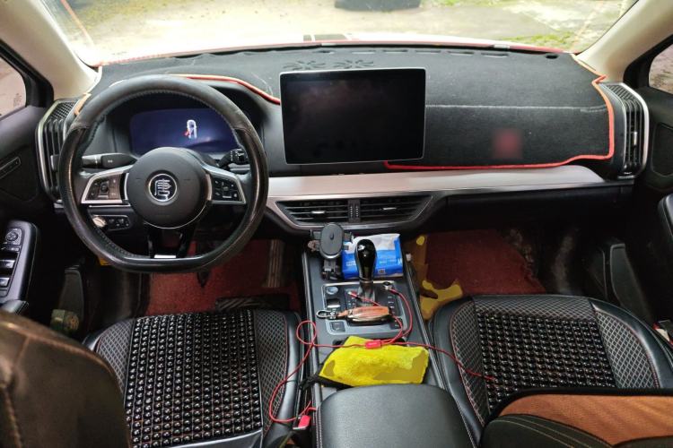 Used BYD Tang 2018 2.0T Automatic SmartConnect Prestige 7-Seater China V Standard Center Console