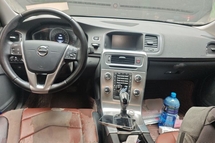 Used Volvo S60 2018 S60L T3 Smart Progress Edition Center Console