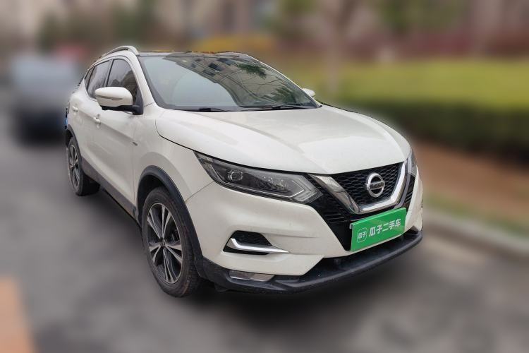 Used Nissan Qashqai 2021 2.0L CVT Luxury Edition Front Right 45 Deg