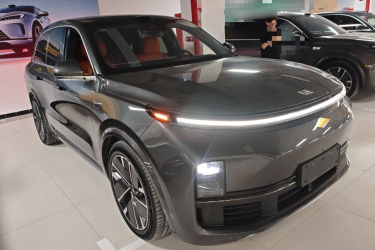 Used Li Auto L8 2025 Max Smart Refresh Edition Front Right 45 Deg