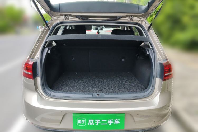 Used Volkswagen Golf 2017 1.6L Automatic Comfort Million-Vehicle Anniversary Edition Trunk