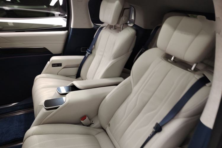 Used Buick Century 2023 2.0T Six-Seater Yinshi Edition
