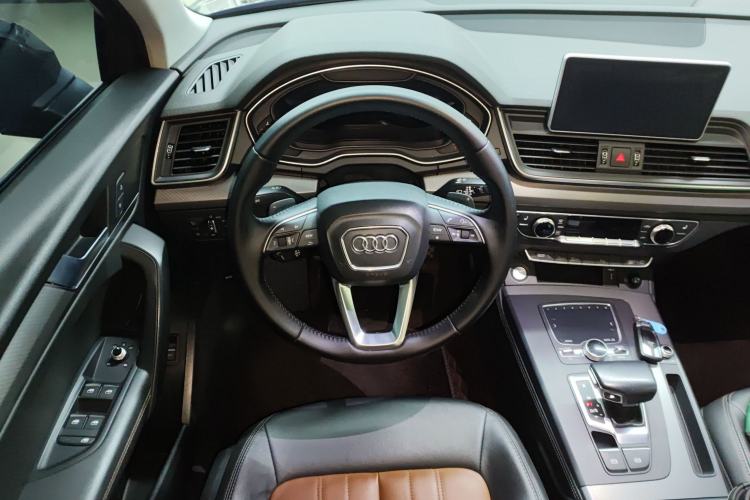 Used Audi Q5L 2018 40 TFSI Prestige Fashion Edition China VI Steering Wheel