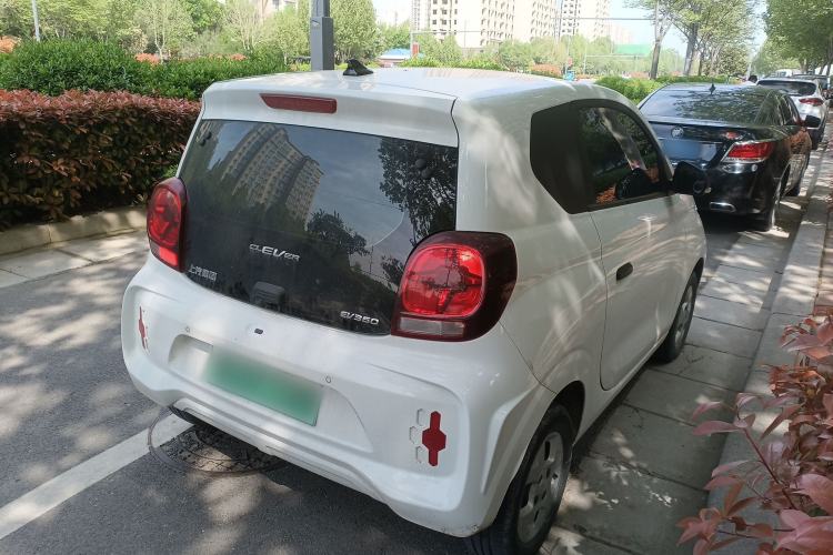 Used Roewe Clever 2021 302 km New Four-Seater Super-Efficient Version Rear Right 45 Deg