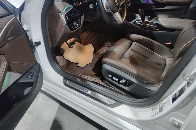 Used BMW 5 Series 2022 Second Facelift 530Li Luxury Version M Sport Package Driver Seat