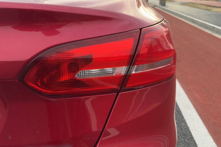 Used Ford Focus 2017 Sedan 1.6L Automatic Fashion Edition Smart Drive Version
