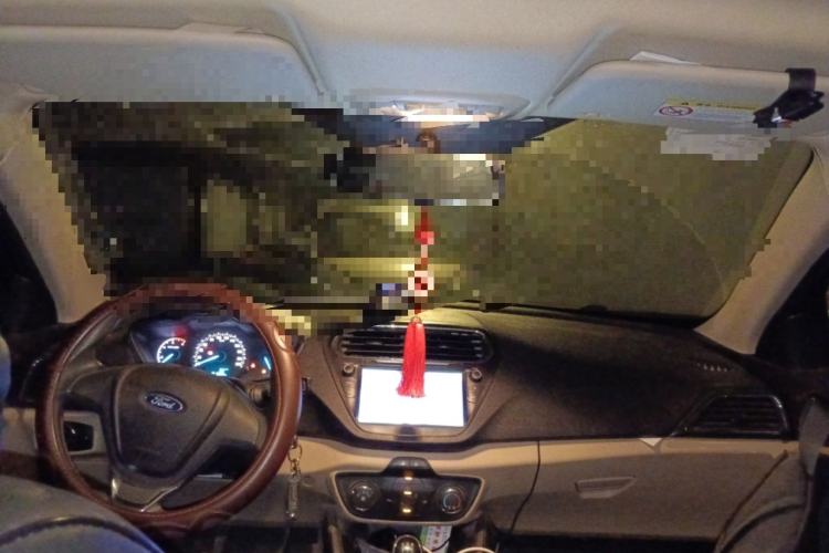 Used Ford Escort 2015 1.5L Manual Comfort Model Center Console