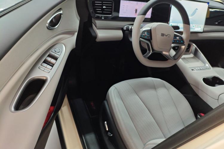 Used BYD Sealion 06 New Energy 2025 Model DM-i 170 Navigation Pro Edition
