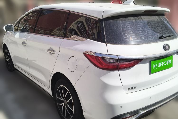 Used BYD Song MAX 2018 1.5T Manual Smart Connect Luxury 6-Seater
